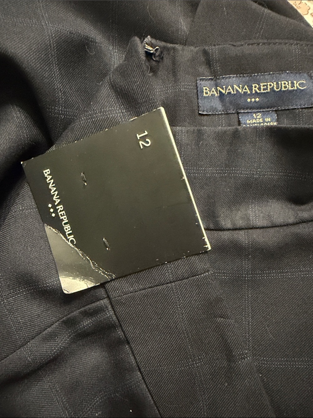 Banana Republic Dark Navy Windowpane pencil skirt. NWT